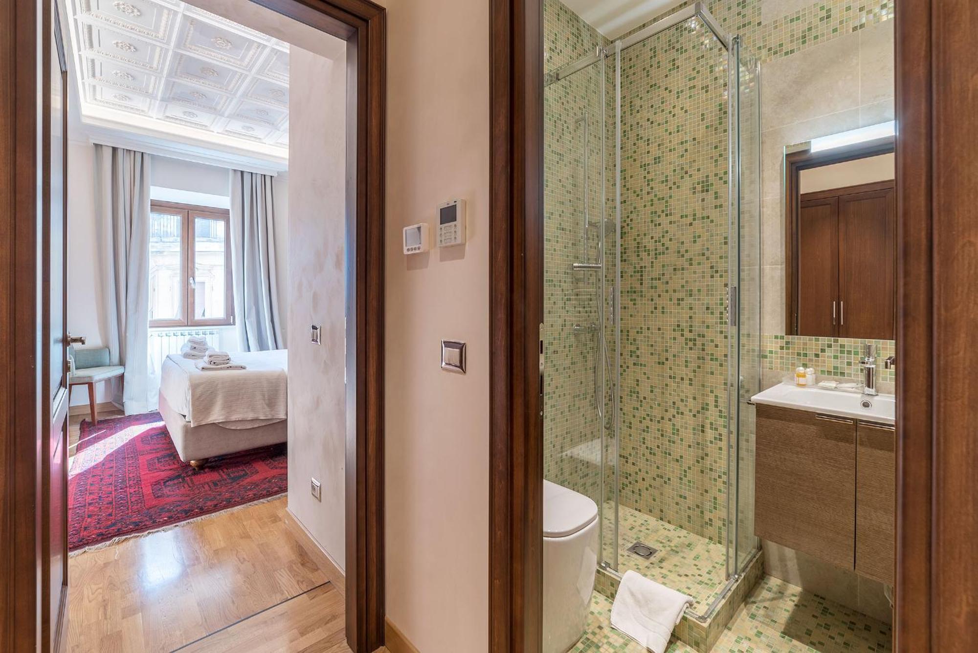 900 Apartment Rom