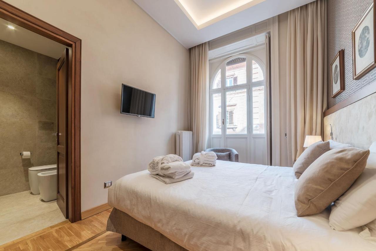 900 Apartment Rom